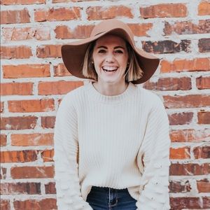 Meet your Posher, Laura